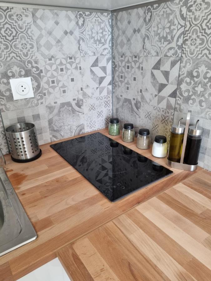 Studio Cabine Refait A Neuf A 3 Minutes A Pied De La Plage Daire Le Grau-du-Roi Dış mekan fotoğraf